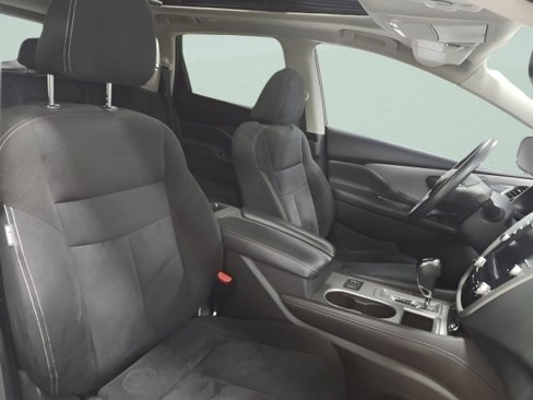 Used 2019 Nissan Murano SV w/ Premium Package image 18