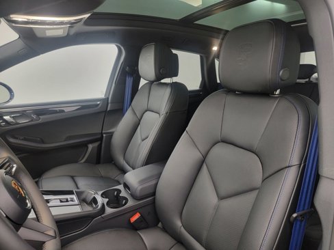 New 2026 Porsche Macan image 5