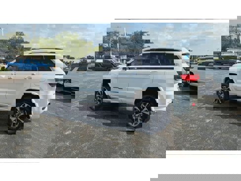 Used 2018 Jeep Grand Cherokee Overland image 42