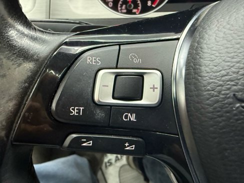 Used 2017 Volkswagen Golf Wolfsburg Edition image 15