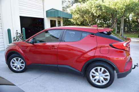 Used 2020 Toyota C-HR LE image 4