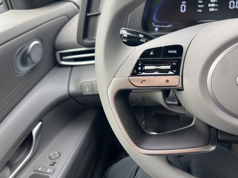 New 2025 Hyundai Elantra SE image 12