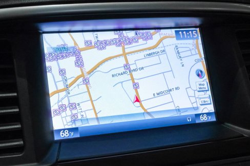 Used 2016 Nissan Pathfinder Platinum w/ Family Entertainment Package image 22