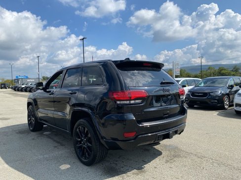 Used 2022 Jeep Grand Cherokee Laredo X image 4