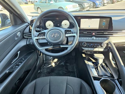 Used 2023 Hyundai Elantra SEL w/ Convenience Package image 32