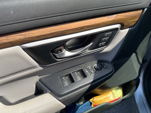 Used 2017 Honda CR-V Touring image 11