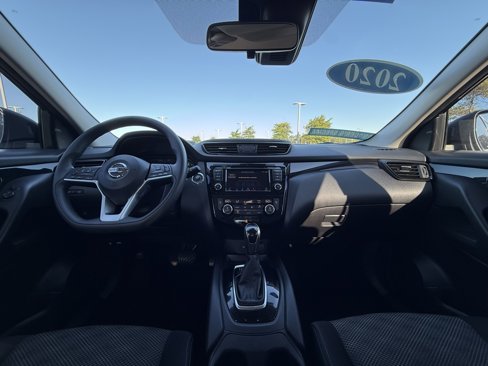 Used 2020 Nissan Rogue Sport SV image 28
