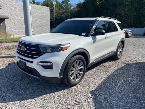 Used 2020 Ford Explorer XLT w/ Equipment Group 202A image 3