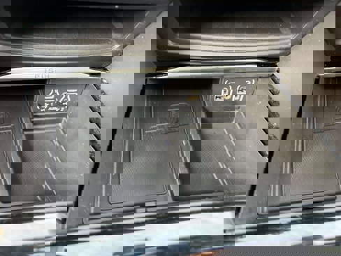 Used 2022 Chrysler Pacifica Limited w/ S Appearance Package image 16