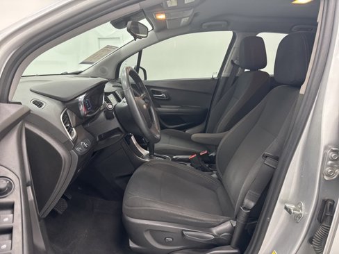 Used 2019 Chevrolet Trax LS image 19