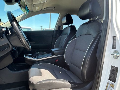 Used 2022 Kia Niro EX w/ Cold Weather Package image 9
