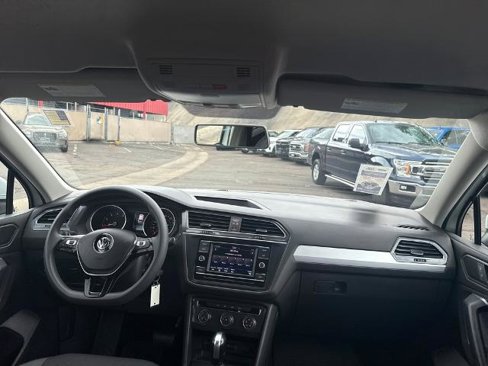 Used 2020 Volkswagen Tiguan S image 25