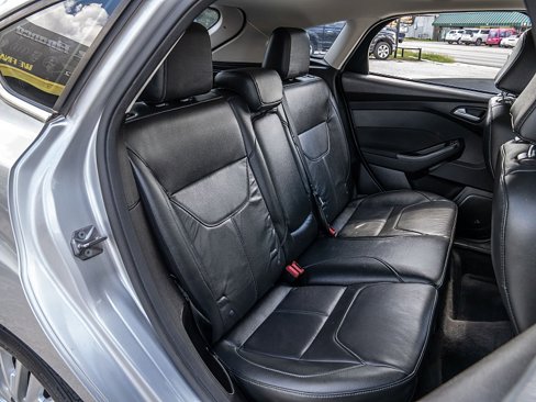 Used 2017 Ford Focus Titanium w/ Titanium Technology Package image 21