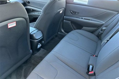 Used 2025 Hyundai Elantra Sport image 12
