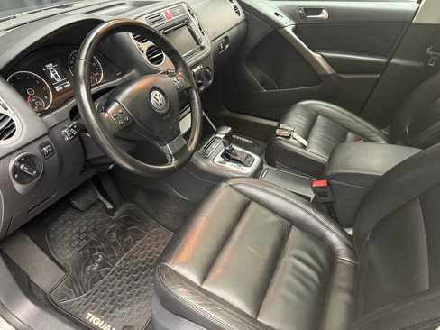Used 2010 Volkswagen Tiguan SEL image 14
