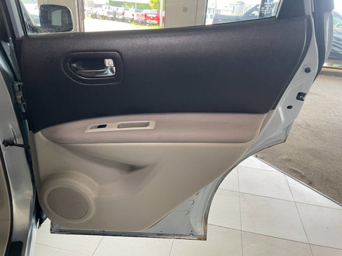 Used 2012 Nissan Rogue SV w/ Premium Pkg image 22