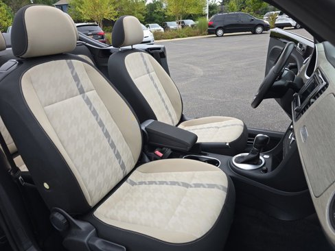 Used 2018 Volkswagen Beetle 2.0T Coast w/ Coast Lighting Package image 12