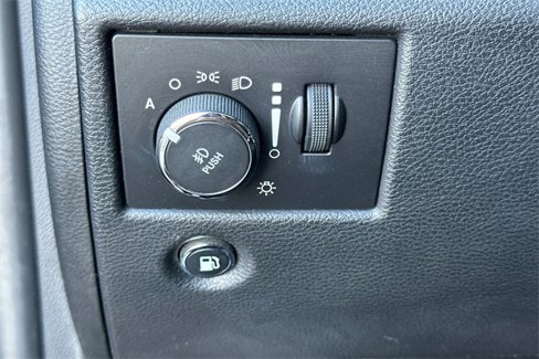 Used 2020 Jeep Grand Cherokee Limited w/ Luxury Group II image 36