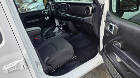 Used 2020 Jeep Gladiator Sport w/ Quick Order Package 24S image 12