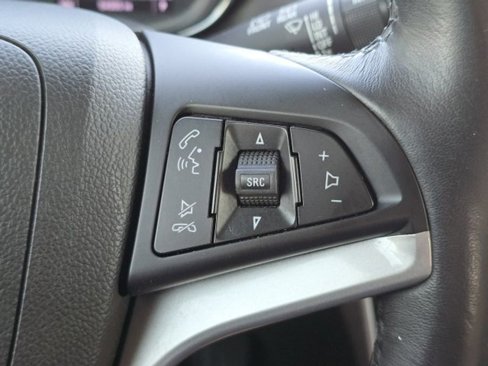 Used 2020 Chevrolet Trax LT w/ LT Convenience Package image 16