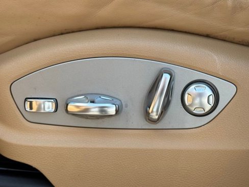 Used 2018 Porsche Macan image 18