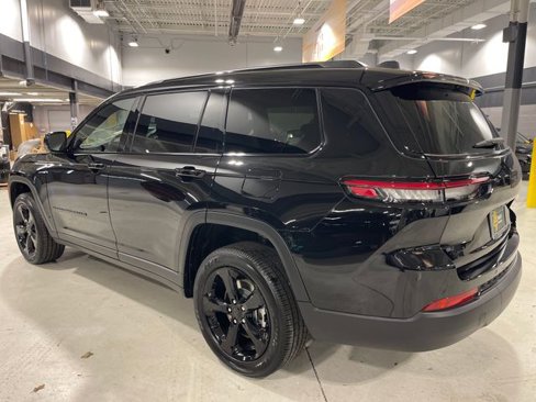 New 2025 Jeep Grand Cherokee L Altitude image 11