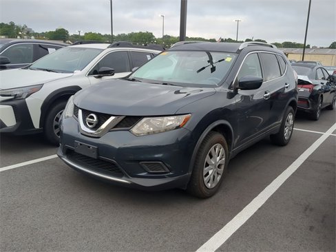 Used 2016 Nissan Rogue S image 2