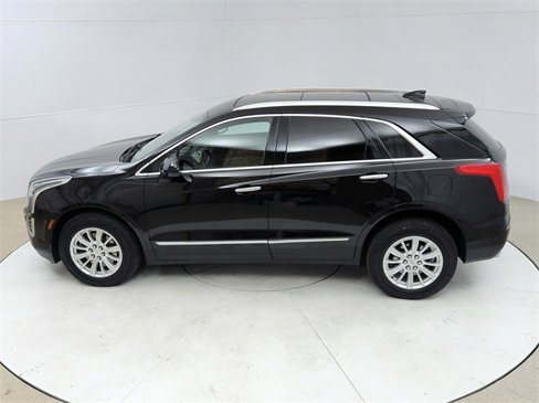 Used 2017 Cadillac XT5 Luxury w/ Driver Awareness Package image 16