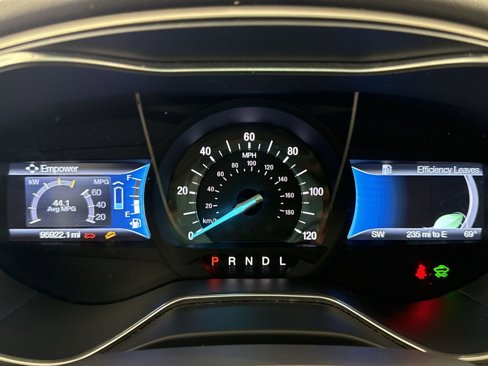 Used 2015 Ford Fusion SE image 17