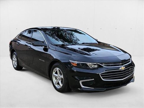 Used 2018 Chevrolet Malibu LS image 3