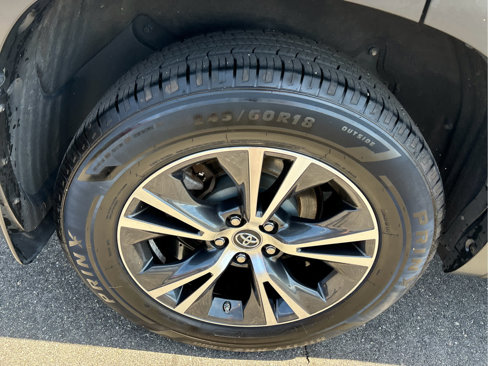 Used 2019 Toyota Highlander LE image 28
