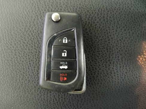 Used 2022 Toyota Camry LE image 32