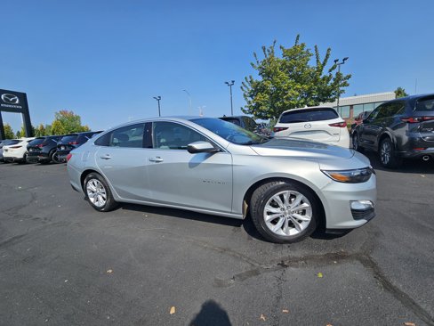 Used 2020 Chevrolet Malibu LT image 2