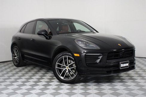 Certified 2025 Porsche Macan image 9