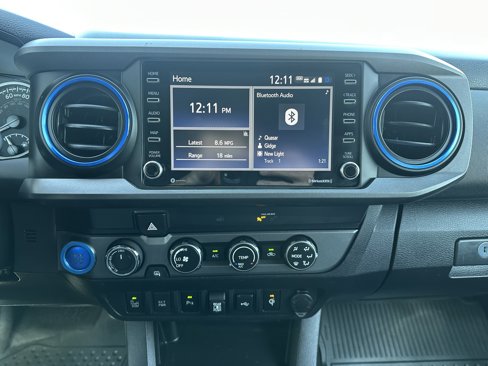 Used 2020 Toyota Tacoma TRD Off-Road image 32