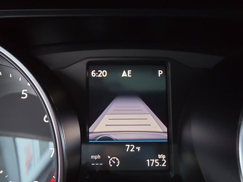 Used 2018 Volkswagen Tiguan SEL image 58