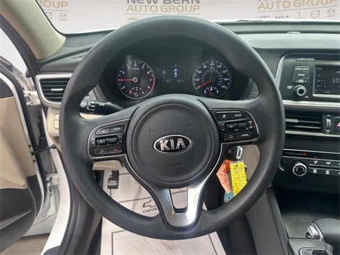 Used 2017 Kia Optima LX image 12