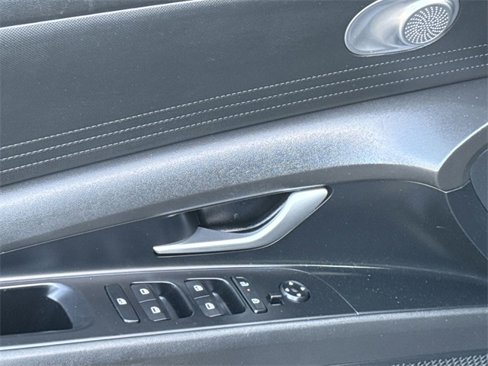 Used 2024 Hyundai Elantra SE image 9