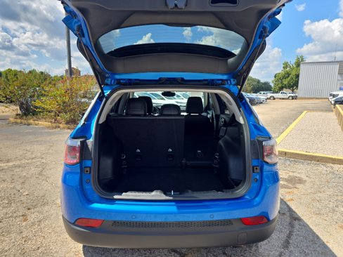 Used 2022 Jeep Compass Limited image 19