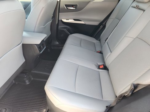 Used 2021 Toyota Venza XLE image 33
