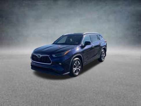 Used 2022 Toyota Highlander XLE image 7
