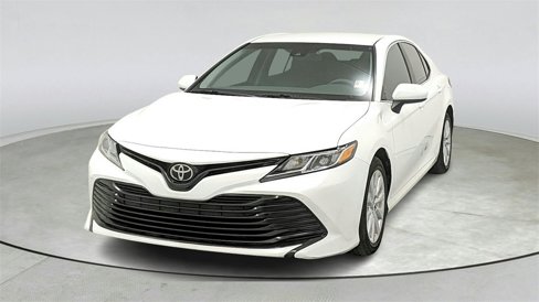 Used 2018 Toyota Camry LE image 7