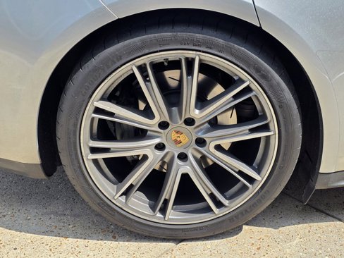 Used 2020 Porsche Panamera 4S image 16