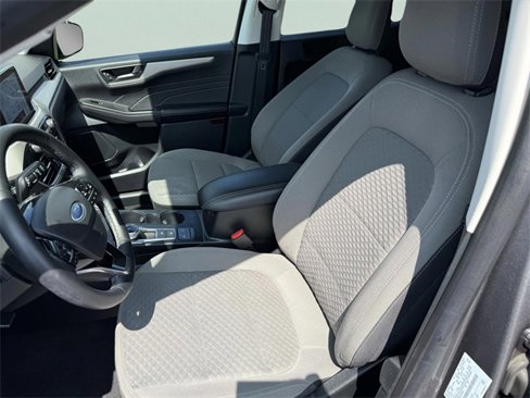 Used 2022 Ford Escape SE image 12