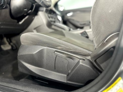 Used 2014 Ford Focus SE w/ SE Winter Package image 21