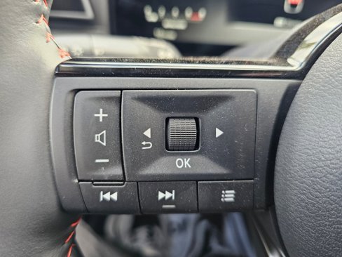 New 2025 Nissan Kicks SR w/ SR Premium Package image 32