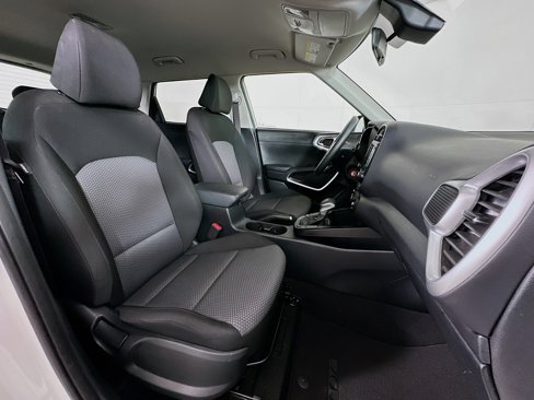 Used 2023 Kia Soul LX w/ LX Technology Package image 29