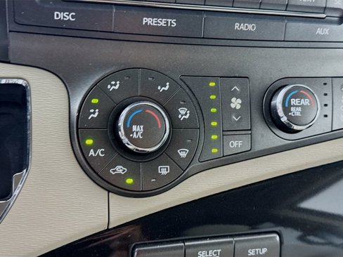 Used 2012 Toyota Sienna LE image 14