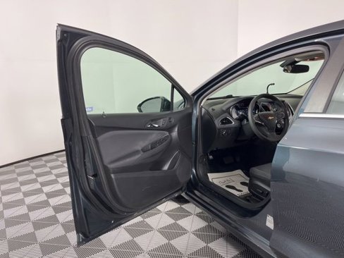 Used 2018 Chevrolet Cruze LT w/ Convenience Package image 16