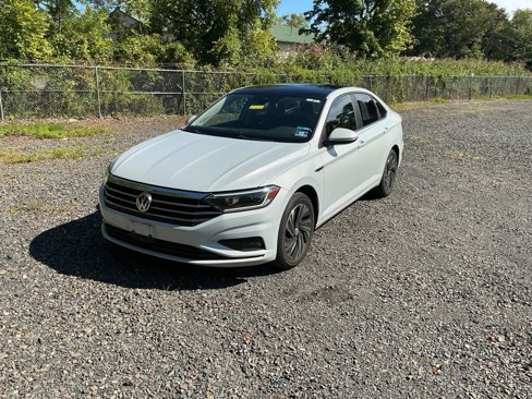 Used 2019 Volkswagen Jetta SEL Premium image 2